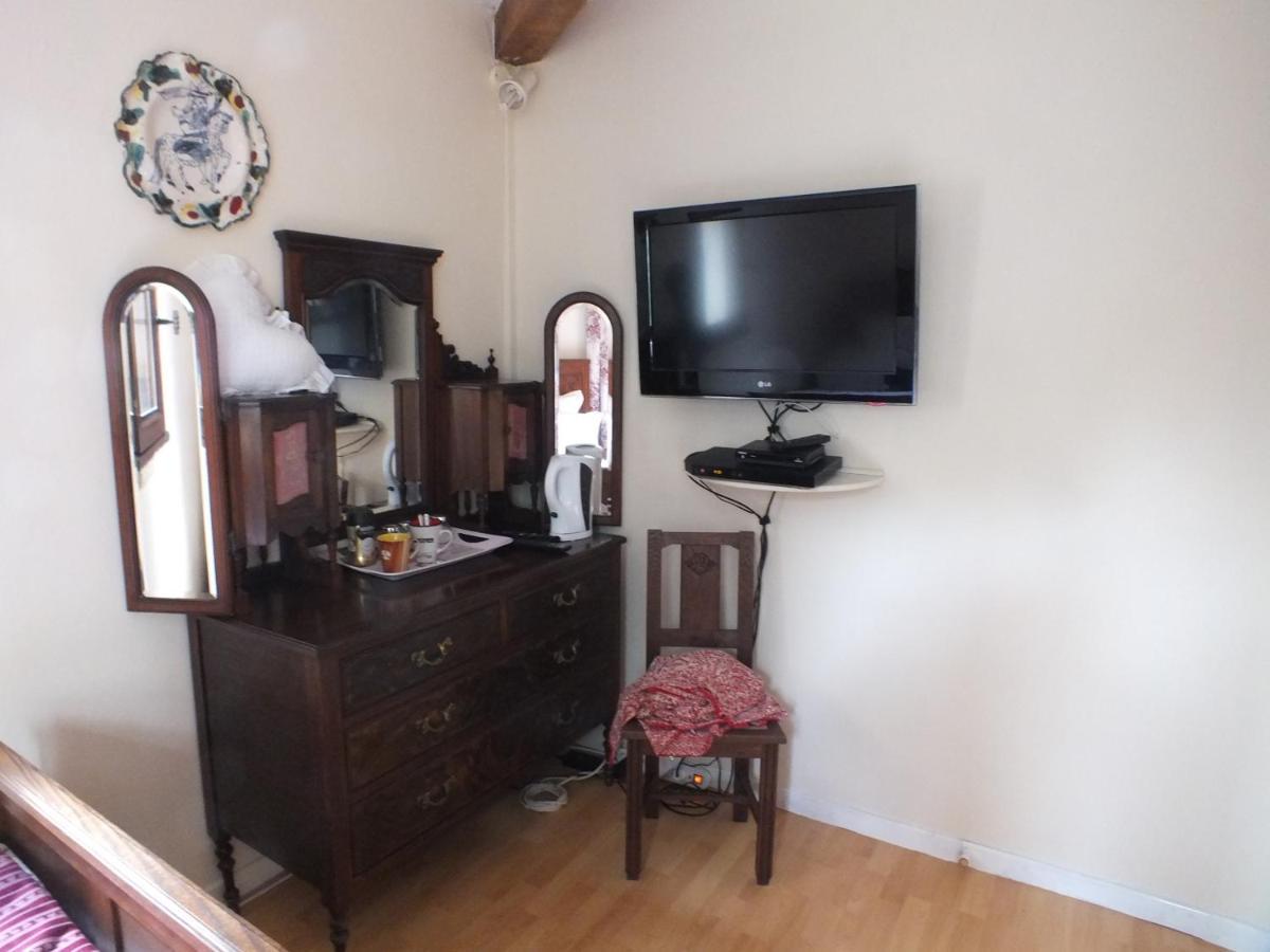 Country B&B Saint-Pierre-d'Eyraud Ngoại thất bức ảnh