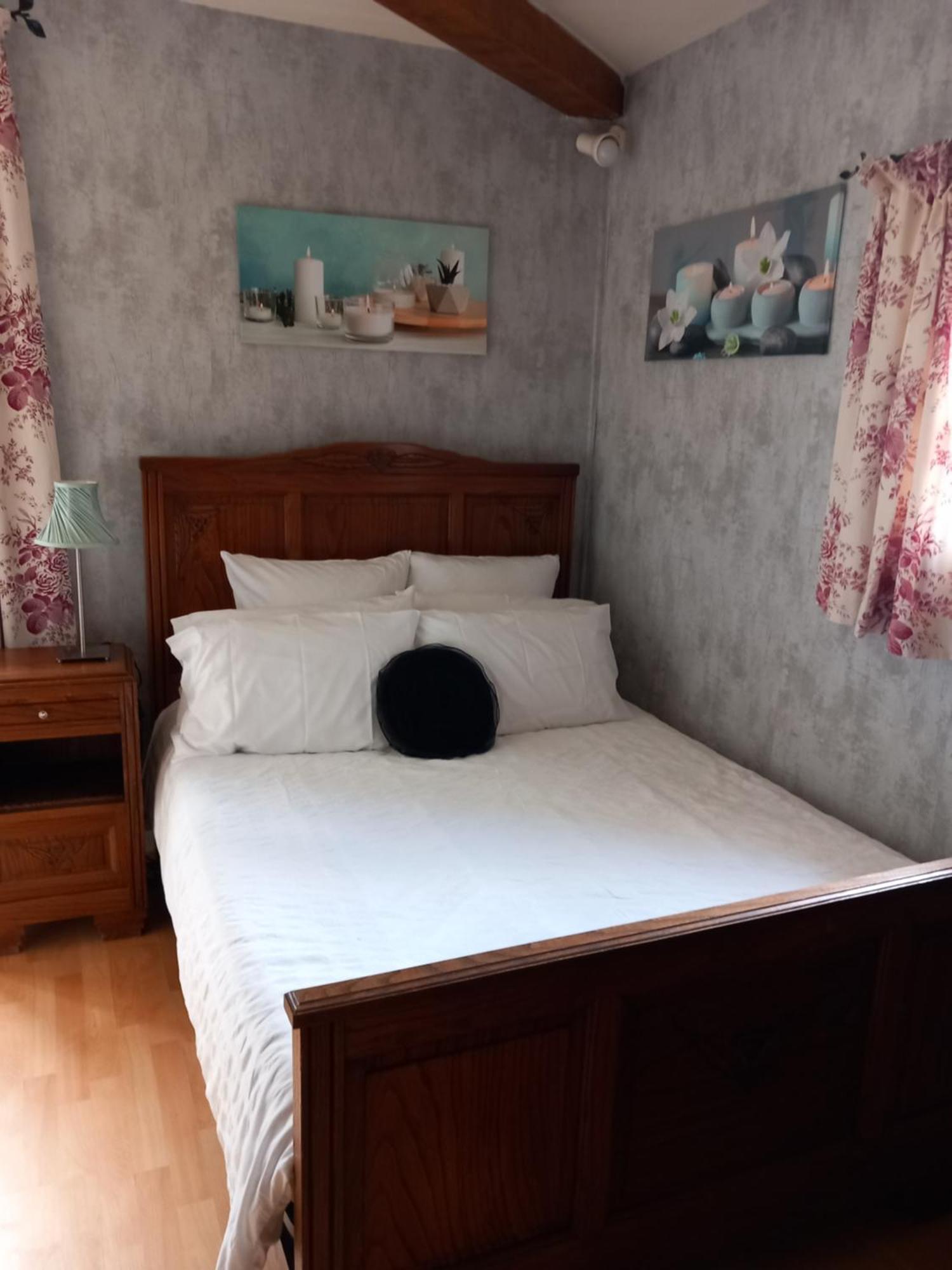 Country B&B Saint-Pierre-d'Eyraud Ngoại thất bức ảnh